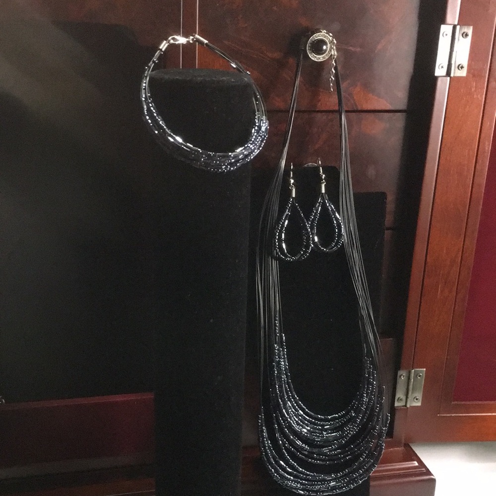 Bundle of Necklace Bracelet and Earings